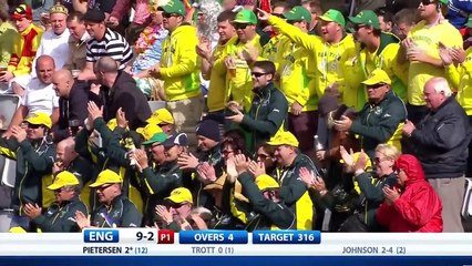 Mitchell Johnson vs Jonathan Trott - 2nd ODI 2013, Old Trafford.