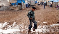 Suriyelilerin dondurucu soğukta yaşam mücadelesi