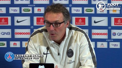 Blanc tacle Cavani et Lavezzi