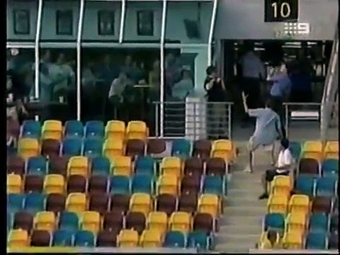 Shane-Warne-ball-by-ball-vs-Devon-and-Brian-Lara-Smith