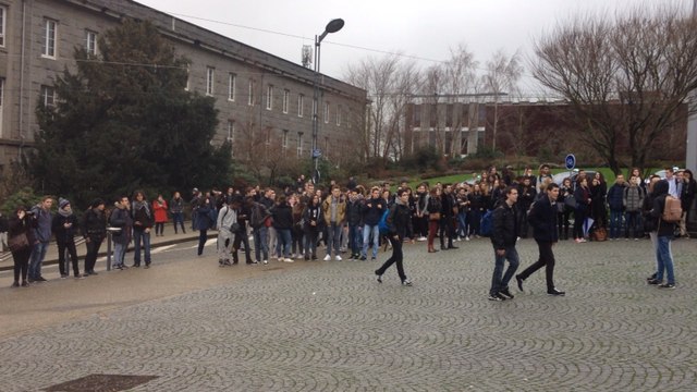 Charlie Hebdo : les lycéens brestois dans la rue