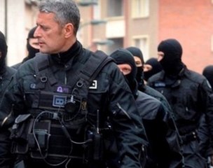 Fransızların En Çok Güvendiği Komutan Rehine Krizine El Attı