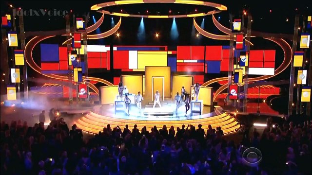 [HD] Iggy Azalea - Beg For It - Peoples Choice Awards 2015