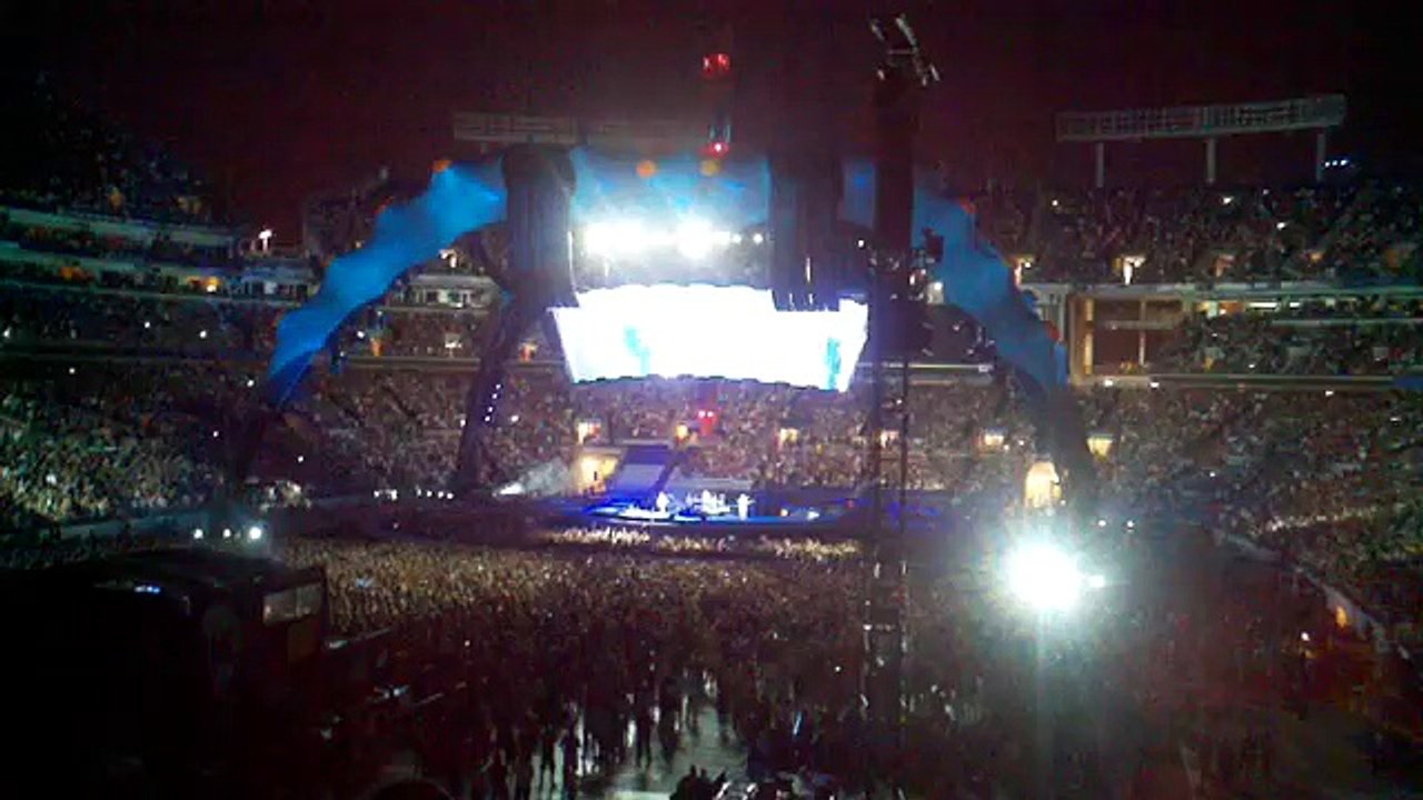 U2 Concert - "Still Havent Found What Im Looking For" Live - Fan Video - Concert Zap