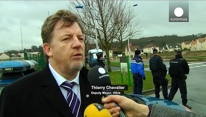 Evacuan los colegios de la localidad cercada por las fuerzas de seguridad francesas