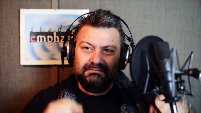 Ματθαίος Γιαννούλης & Αντώνης Γαμπιεράκης - Εχω να Ρίξω Γέλιο (Official Video Clip 2015)