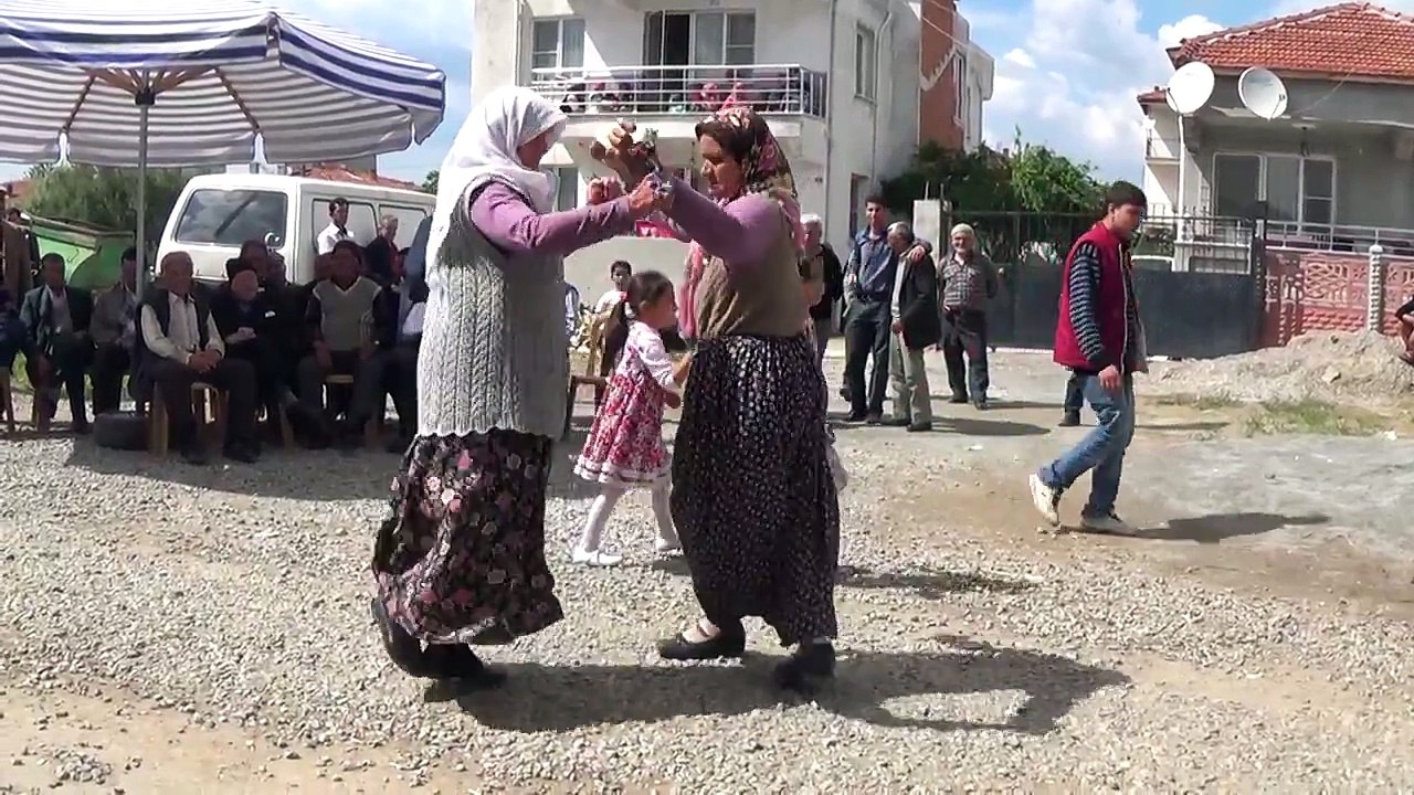 Sındırgı Pelitören ve Çılbırcı Köyü Kaşık Oyunu