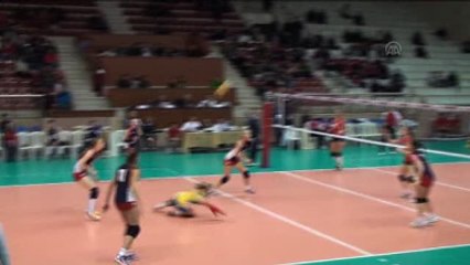 Voleybol - Romanya, Macaristan'ı 3-0 Yendi
