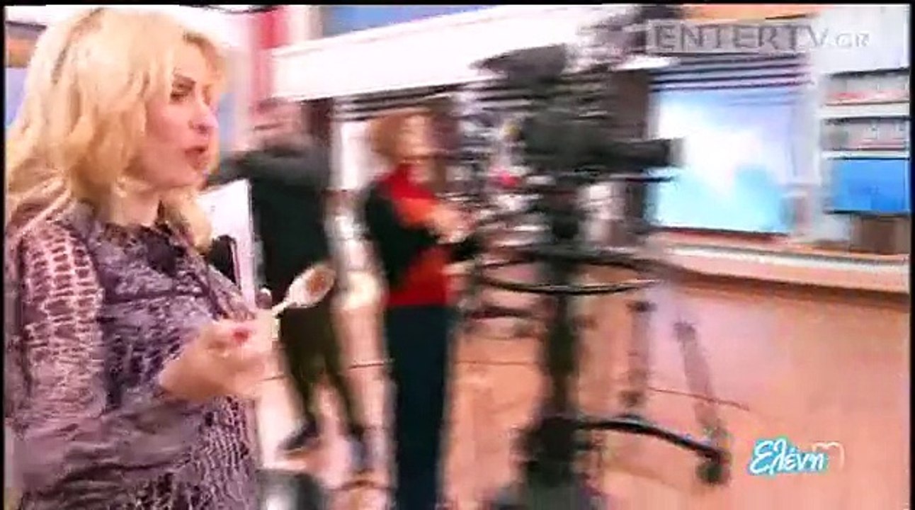 Ελένη Μενεγάκη Χειροκροτήστε το κορίτσι μας με τα νέα του Παίδαρος το μωρό