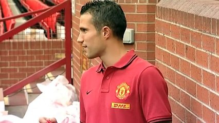 Robin Van Persie unveiled by Man United