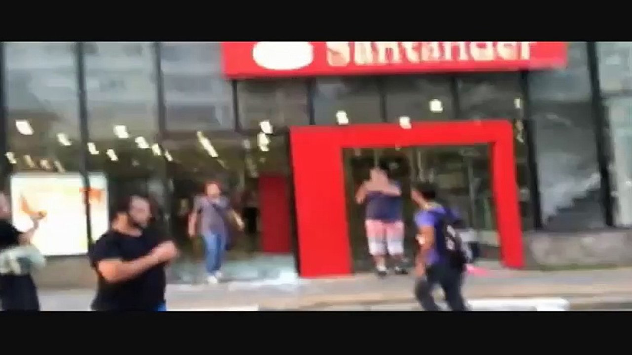 Manifestantes entram em conflito com a polícia no centro de São Paulo