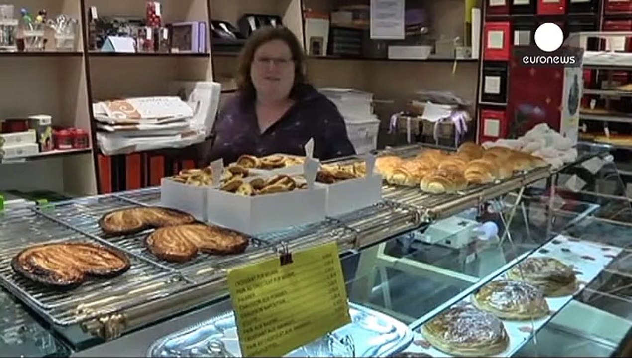 Druckeierarbeiter versteckt sich vor Charlie-Hebdo-Attentätern in Karton