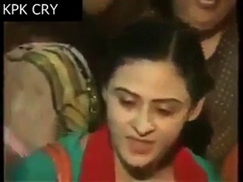 The Girl Zoya Ali, Who Proposed Imran Khan, Openly Dancing with A Man in Dharna