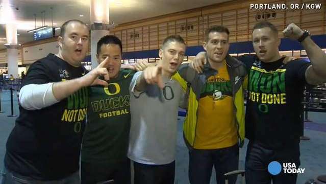 Oregon football fever brings giddy fans to Texas