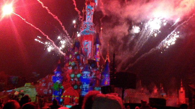 winter fireworks disneyland paris year 2014 december