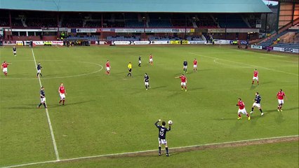 Watch Terry Dunfield red card incident for Ross County
