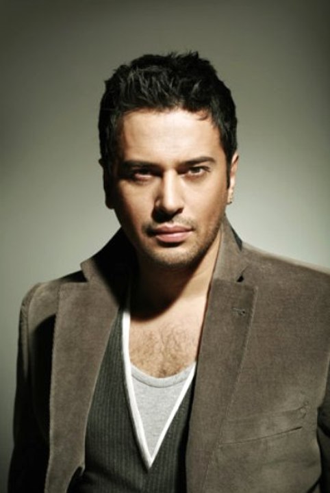 Emre Altuğ Twitter Hesabını Gelen Tepkiler Yüzünden Kapattı