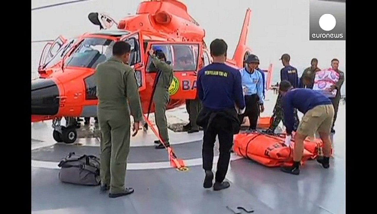 Heck der AirAsia Maschine geborgen