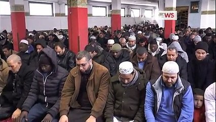 PREGHIERA IN MOSCHEA CONTRO I FONDAMENTALISTI