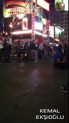 Sokakta Gösteri Yapacakken Sıçan Genç