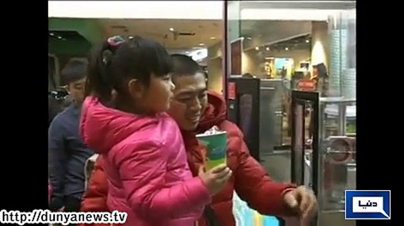 Dunya News - Robot Ice-cream popular in China