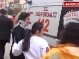 Antalya Minibüs ile Ticari Araç Çarpıştı 4 Yaralı