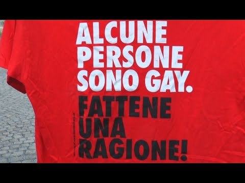 Napoli - Il flash mob dell'Arcigay contro l'omofobia -2- (10.01.15)