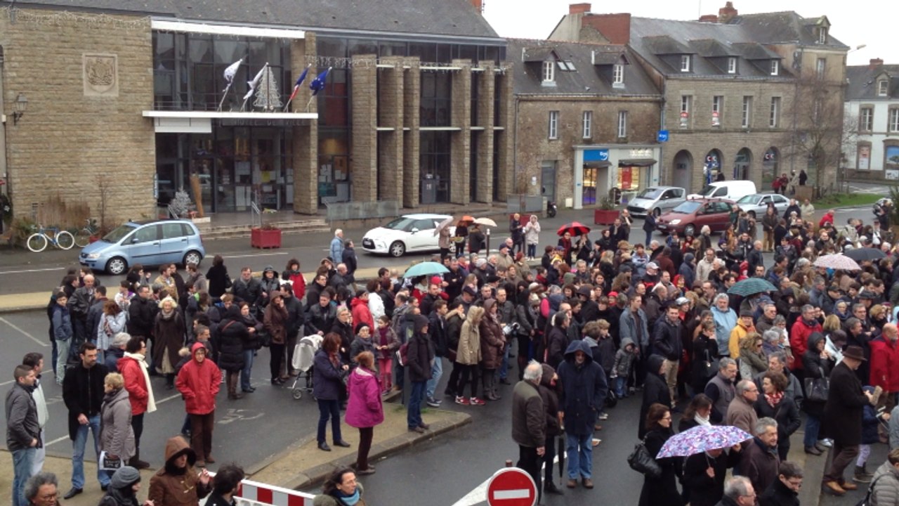 Marche silencieuse autour des remparts