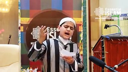 MashAllah hes got a nice voice(ismail hussain