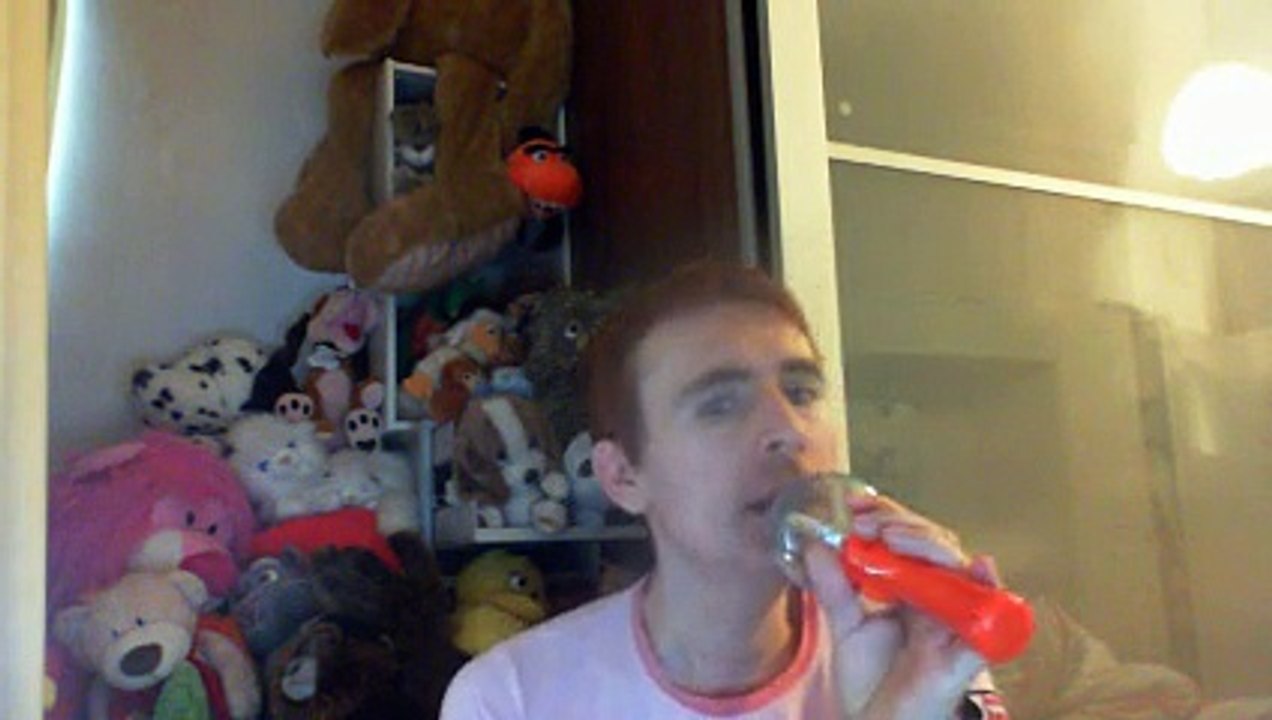 Wiwi égratigne "gueule d'aminche" de Renaud