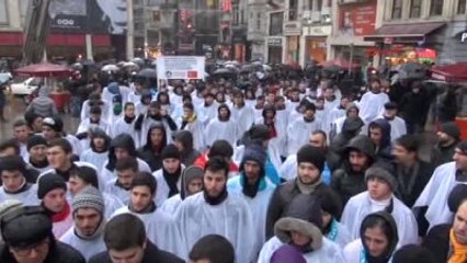 Taksim'de Ülkü Ocakları'na Polis Müdahalesi