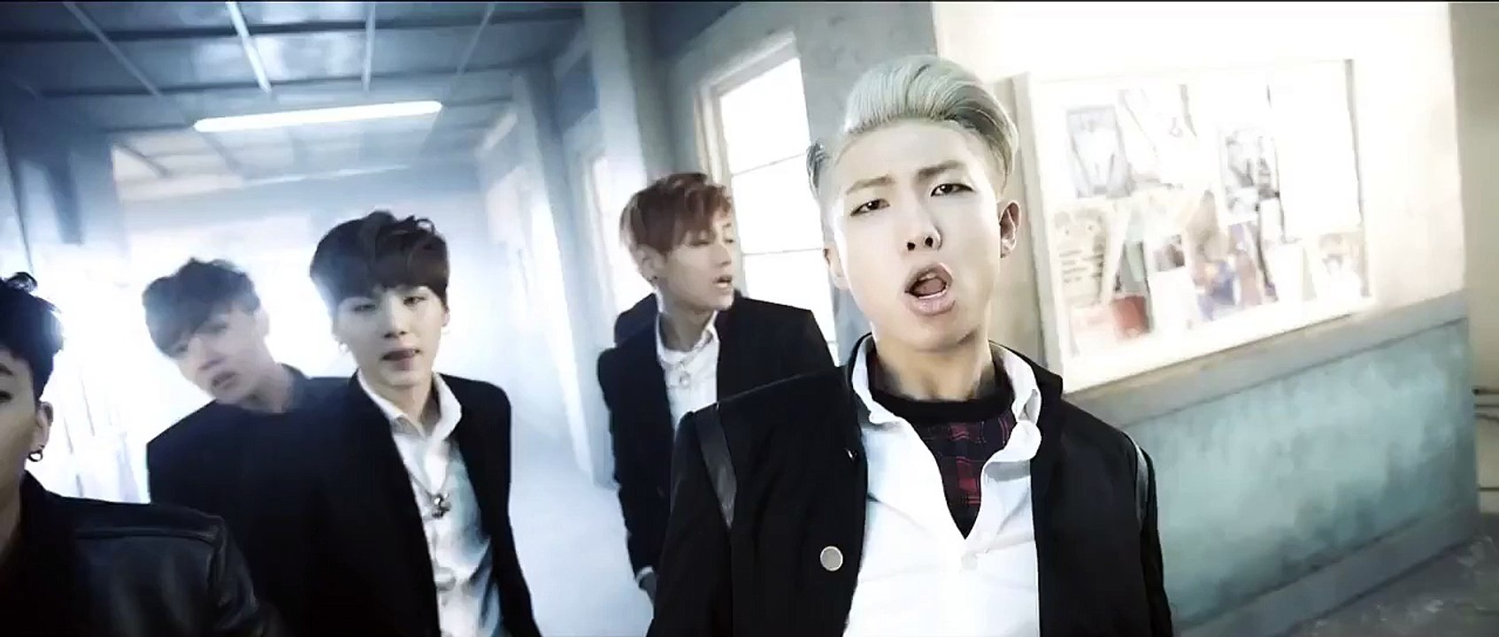 Bangtan Boys (BTS) - Boy In Luv
