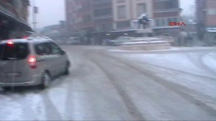 Hatay'a 8 Yıl Aradan Sonra Kar Yağdı, Yollar Kapandı