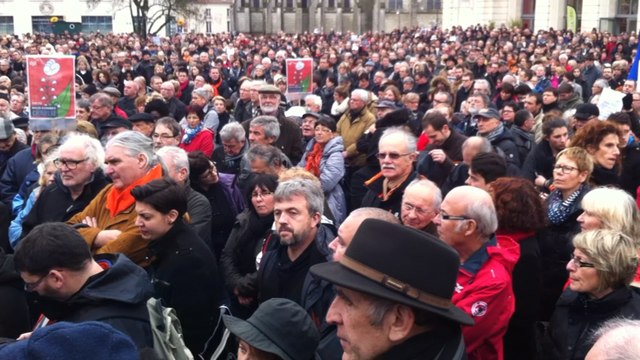 Charlie Hebdo : 3000 personnes sous le signe de la liberté