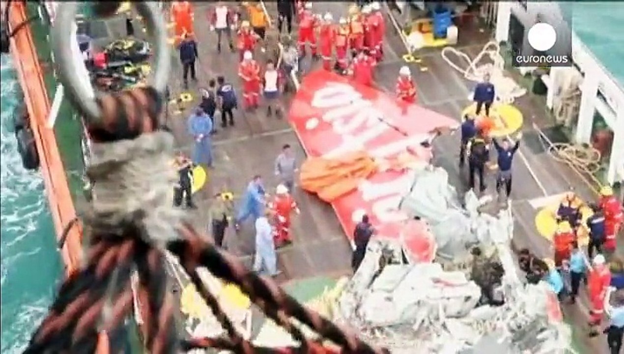 Airasia: heck geborgen, doch bisher keine black box