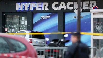 Recueillement devant l'Hyper Cacher à Paris