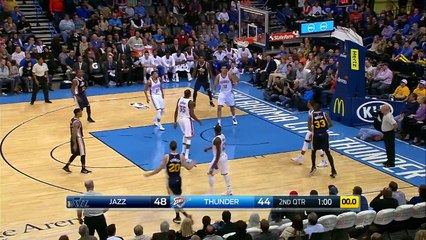 Trevor Booker met un panier digne des Harlem glob trotters! En mode cirque...