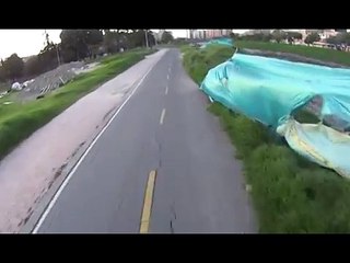 Intento de atraco a punta de cuchillo eludido por un ciclista