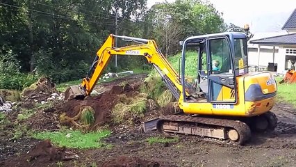 Un enfant de 3 ans spécialiste des travaux publics ...
