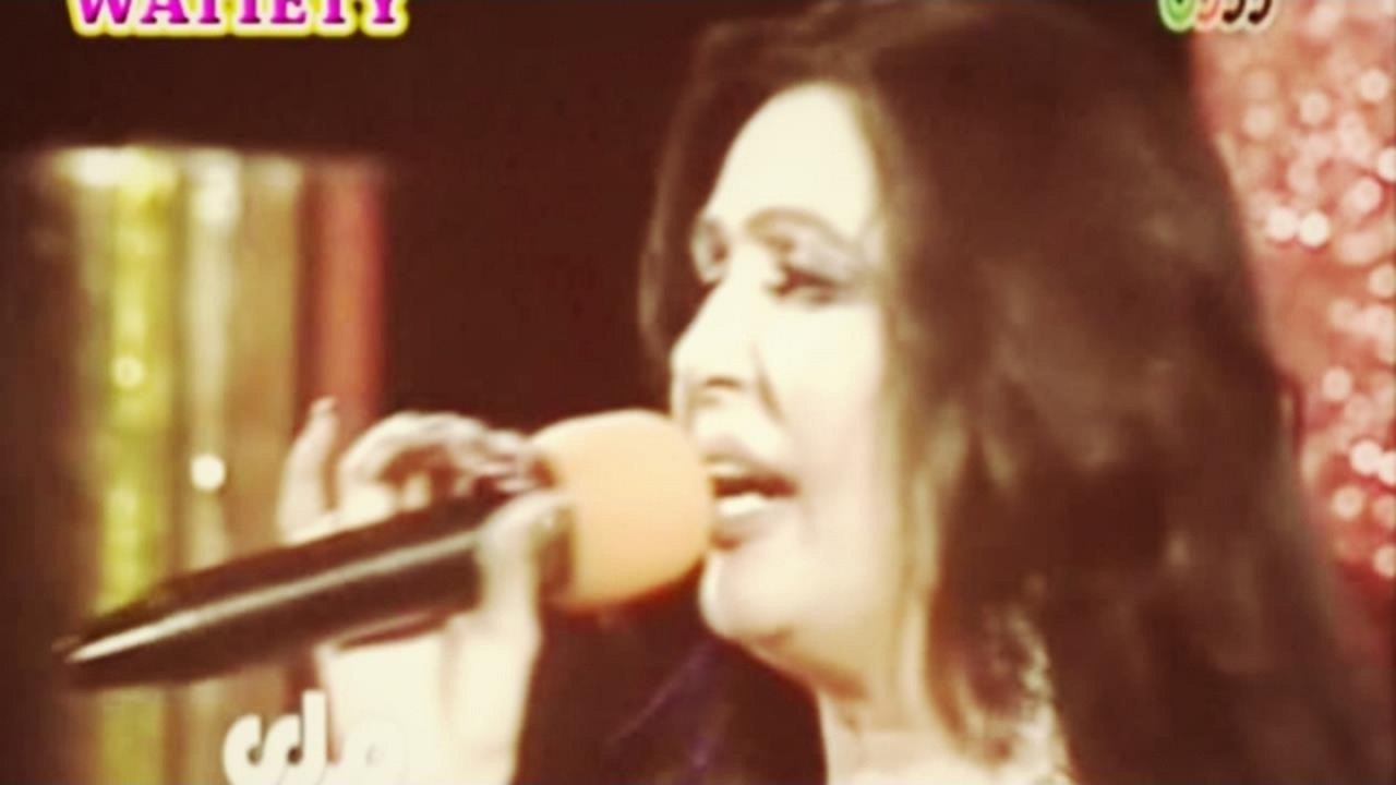 Naghma - Janan Me Jadu Gar De