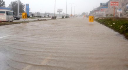 Antalya'da Tekneler Battı, Dalgalar 30 Metrelik Falezleri Aştı