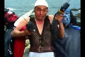 Crazy old man fights and runs away from red dude and blue dude