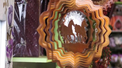 Amazing Optical Illusion seen in London Camden Town, the Stables Market