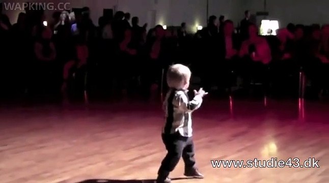 Amazing Dance-2 Year Old Boy-Entertainment & Fun Vidoes