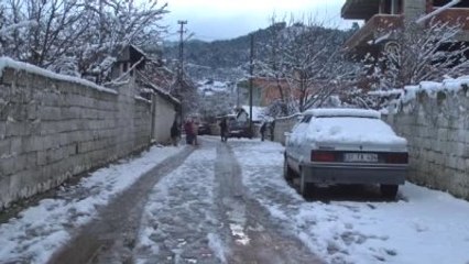 Çocukların Kar Sevinci