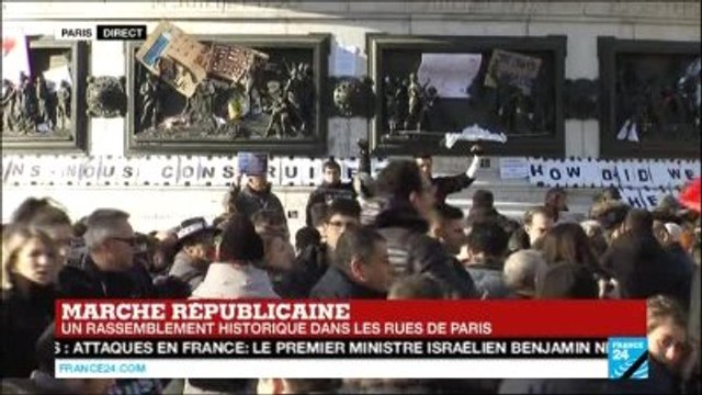 Paris'teki Yürüyüşe Katılım Her Saat Artıyor