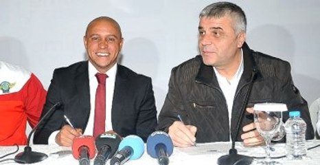 Akhisar Belediyespor, Roberto Carlos'la Sözleşme İmzaladı