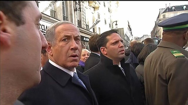 Marche républicaine: quand Benjamin Netanyahu doit attendre le bus