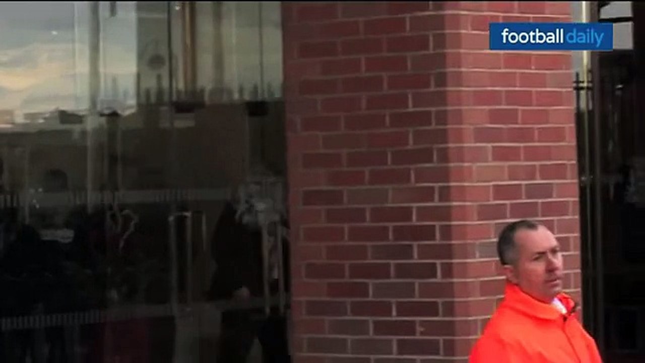 Manchester City fans sing Blue Moon at Fergie