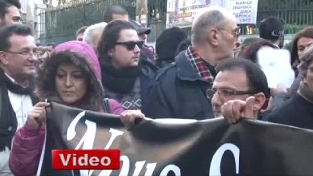 Beyoğlu'nda Fransa'ya Destek Yürüyüşünde Olay